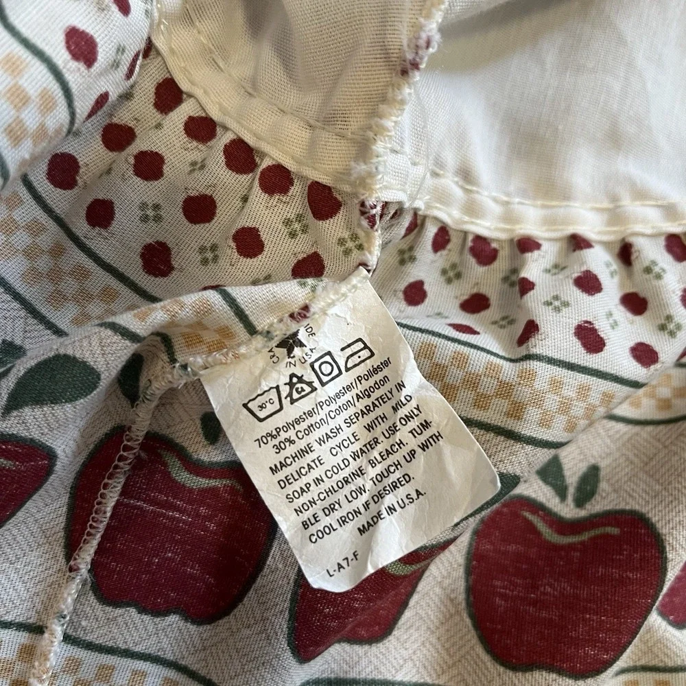 VTG Ruffled Round Tablecloth Country Apple Farmhouse Decor USA Made 68 Inches
